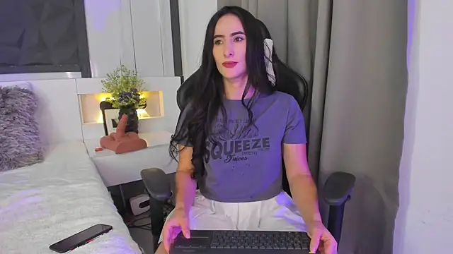 SaraGomez1 online show from 10.07.25