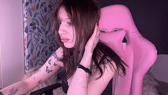 Snapshot of moundliicht1 chatting on 05.13.26 moundliicht1 online show from 05.13.26