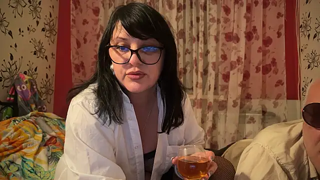 Snapshot of StellarTeam chatting on 01.12.25 StellarTeam online show from 01.12.25