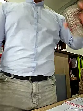 Snapshot of KarlosCarutox chatting on 09.10.25 KarlosCarutox online show from 09.10.25