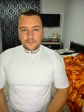 Snapshot of KarlosCarutox chatting on 10.18.25 KarlosCarutox online show from 10.18.25