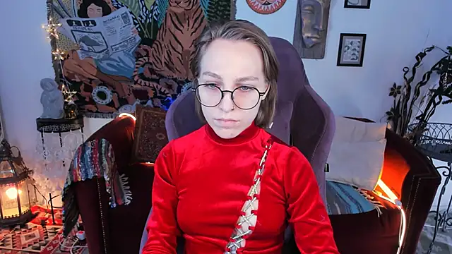 Snapshot of AphexQueen chatting on 12.26.24 AphexQueen online show from 12.26.24