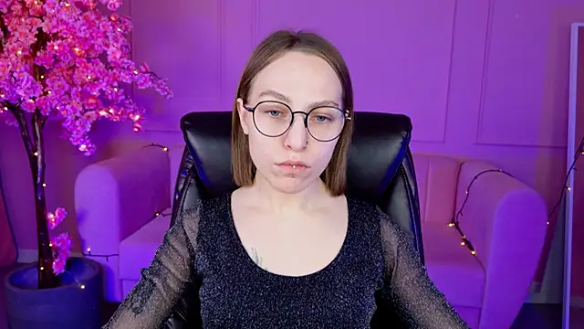 Snapshot of AphexQueen chatting on 01.28.25 AphexQueen online show from 01.28.25