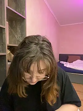 Snapshot of cinnabon_ chatting on 12.20.24 cinnabon  online show from 12.20.24