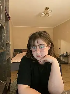 Snapshot of cinnabon_ chatting on 01.11.25 cinnabon  online show from 01.11.25