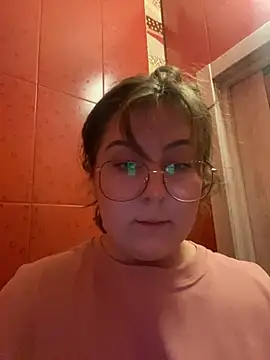 Snapshot of cinnabon_ chatting on 01.28.25 cinnabon  online show from 01.28.25