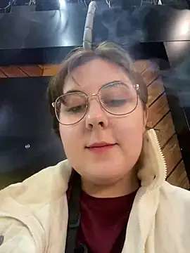 Snapshot of cinnabon_ chatting on 03.07.25 cinnabon  online show from 03.07.25