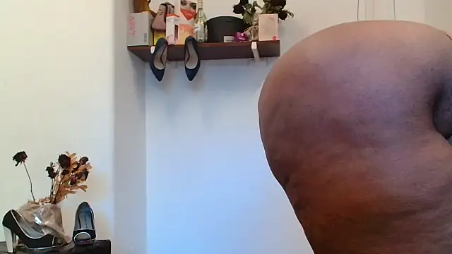 xTALLSEXYBUMx online show from 09.17.25