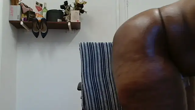 xTALLSEXYBUMx online show from 10.14.25