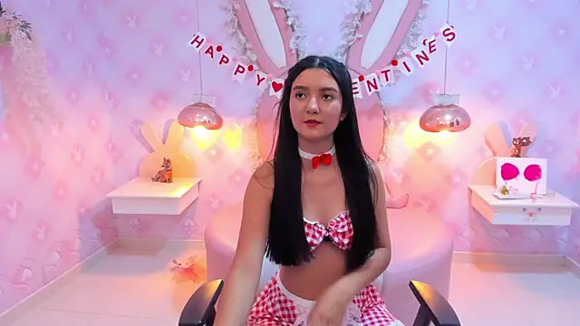 Saraa Skinny online show from 02.22.25