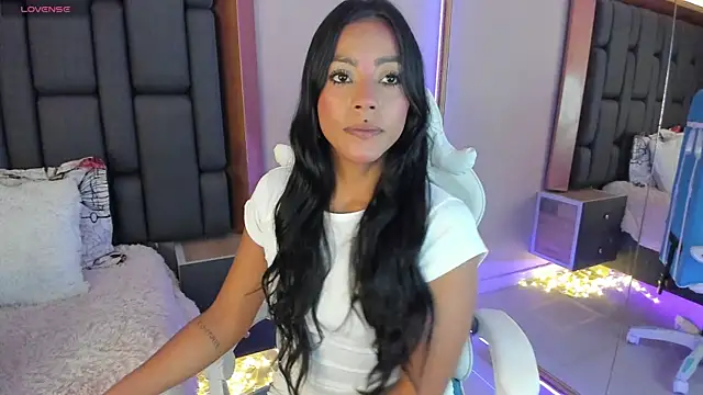 Amber villalobos  online show from 02.22.25