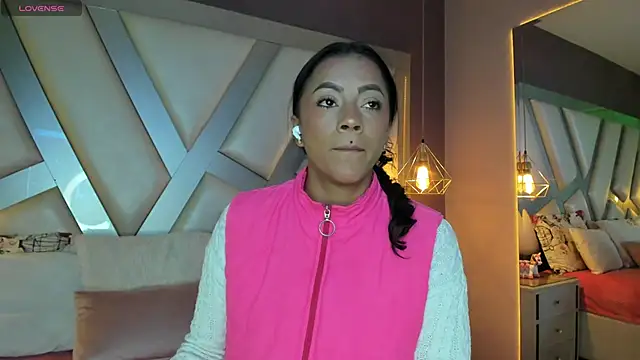 Amber villalobos  online show from 10.11.25