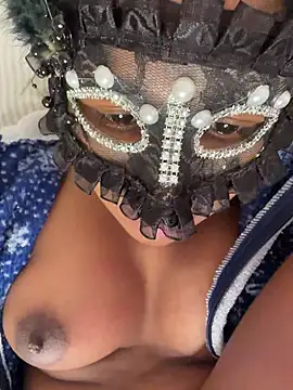 Bella Luna18 online show from 11.24.25