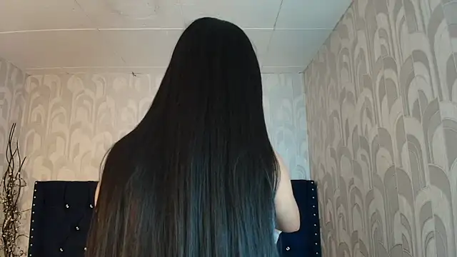 Snapshot of CarolineBrunx chatting on 04.24.26 CarolineBrunx online show from 04.24.26