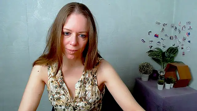 Snapshot of GloriaSi_ chatting on 04.28.26 GloriaSi online show from 04.28.26