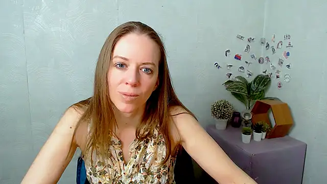 Snapshot of GloriaSi_ chatting on 05.03.26 GloriaSi online show from 05.03.26