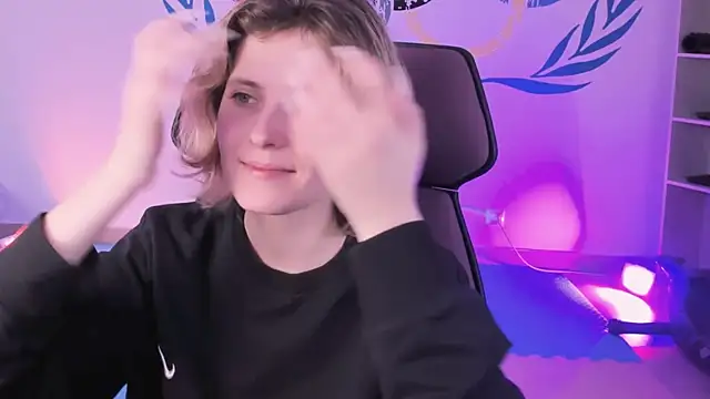 LolaAsmus online show from 12.24.24