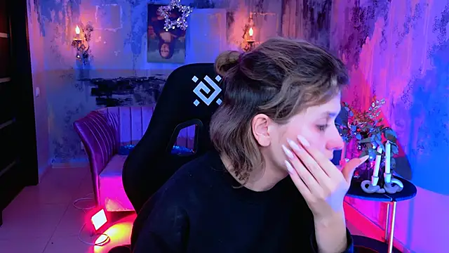 LolaAsmus online show from 12.31.24