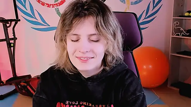 LolaAsmus online show from 02.13.25