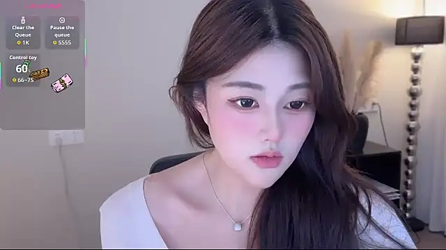 Strawberrybabyy1 online show from 10.29.25