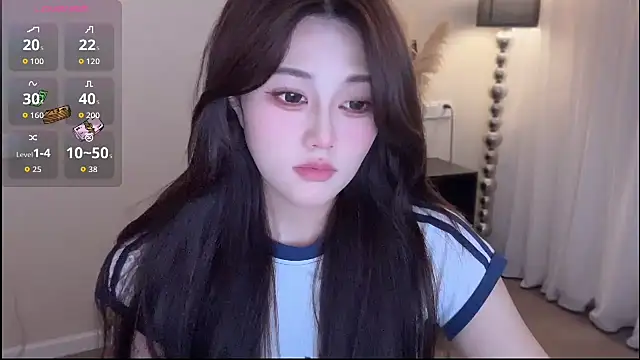 Strawberrybabyy1 online show from 11.23.25