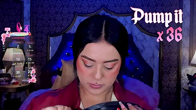 SoffiQueen online show from 03.02.26