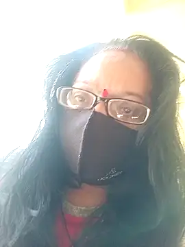 Snapshot of heenage chatting on 12.11.24 heenage online show from 12.11.24