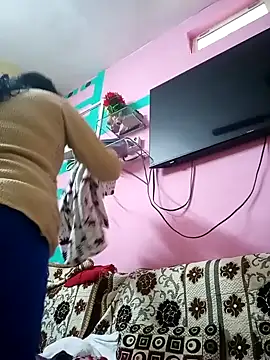 Snapshot of heenage chatting on 12.25.24 heenage online show from 12.25.24