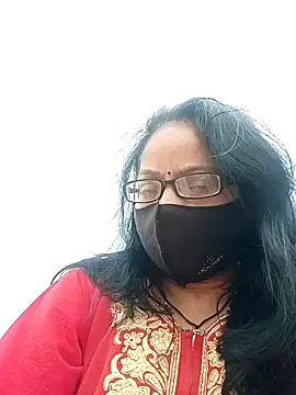 Snapshot of heenage chatting on 12.28.24 heenage online show from 12.28.24