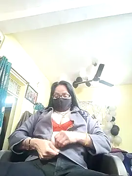 Snapshot of heenage chatting on 01.30.25 heenage online show from 01.30.25