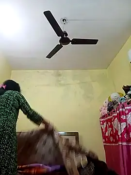 Snapshot of heenage chatting on 02.06.25 heenage online show from 02.06.25