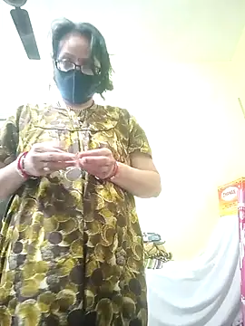 Snapshot of heenage chatting on 02.16.25 heenage online show from 02.16.25