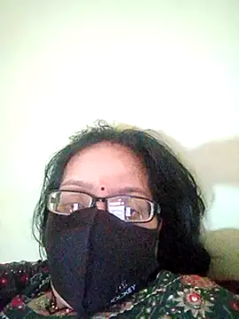 Snapshot of heenage chatting on 02.26.25 heenage online show from 02.26.25