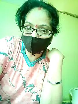 Snapshot of heenage chatting on 03.02.25 heenage online show from 03.02.25