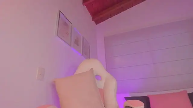 valeriaU online show from 11.26.25