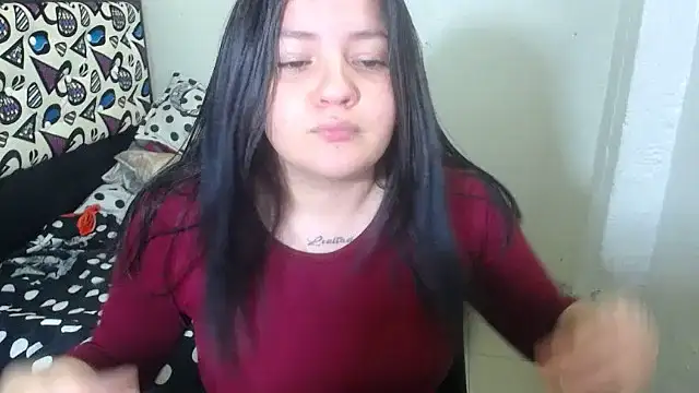 Snapshot of shopyymessyy chatting on 10.21.25 shopyymessyy online show from 10.21.25