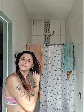 luuhcat09 online show from 12.15.25