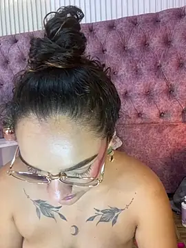 EMILYY FOXY online show from 05.19.26