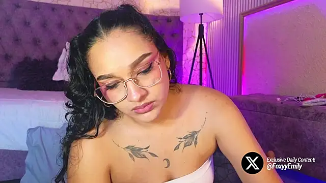 Snapshot of EMILYY_FOXY chatting on 07.19.26 EMILYY FOXY online show from 07.19.26