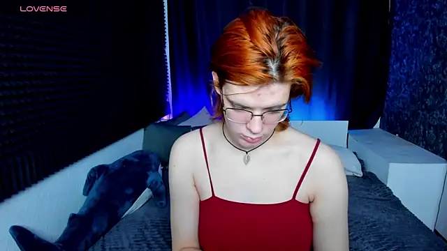 Snapshot of KIKI_Krash chatting on 12.09.24 KIKI Krash online show from 12.09.24