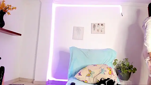 Snapshot of anniesweet- chatting on 11.13.25 anniesweet- online show from 11.13.25