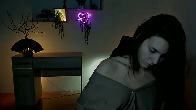 Snapshot of EricaPowers chatting on 12.09.24 EricaPowers online show from 12.09.24