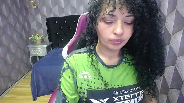 Sofiacowperx online show from 01.25.25