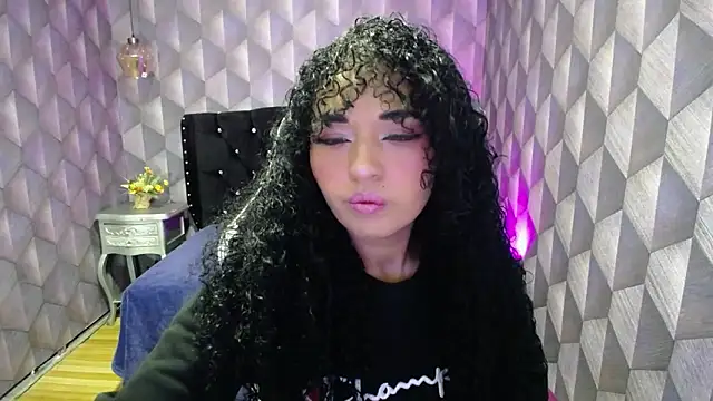 Sofiacowperx online show from 02.07.25