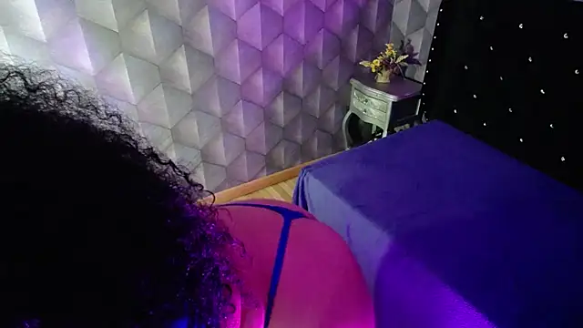 Sofiacowperx online show from 02.15.25