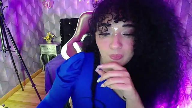 Sofiacowperx online show from 02.16.25