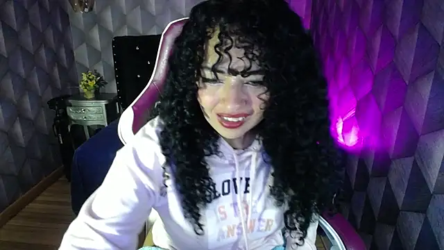 Sofiacowperx online show from 02.24.25