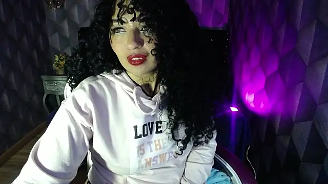 Sofiacowperx online show from 02.24.25