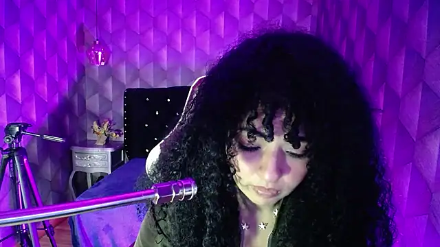 Sofiacowperx online show from 03.05.25
