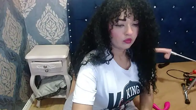 Sofiacowperx online show from 10.11.25